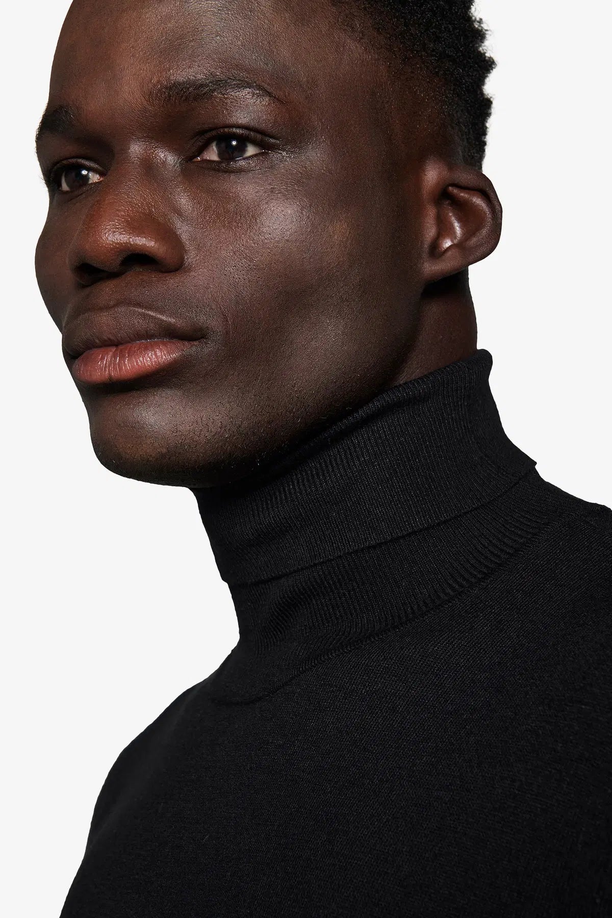 Pulover cu guler pe gât CAIM18-1401 Negru