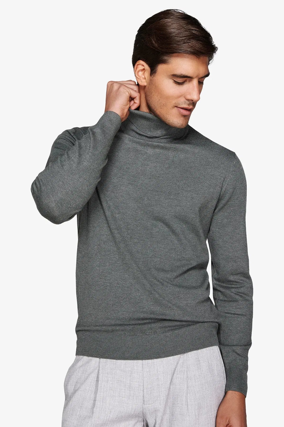 Pulover cu guler pe gât CAIM18-1401 Verde