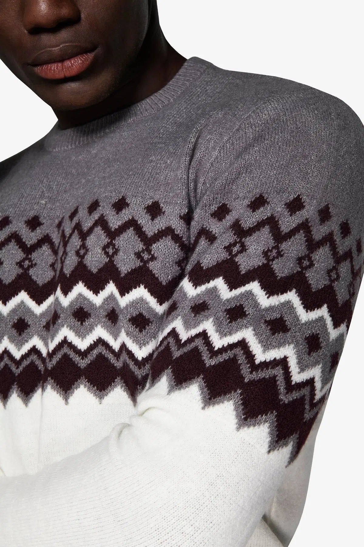 Pulover cu guler rotund YUTM10-4564